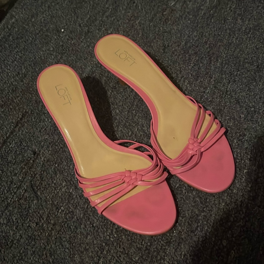 Anne Taylor pink heels